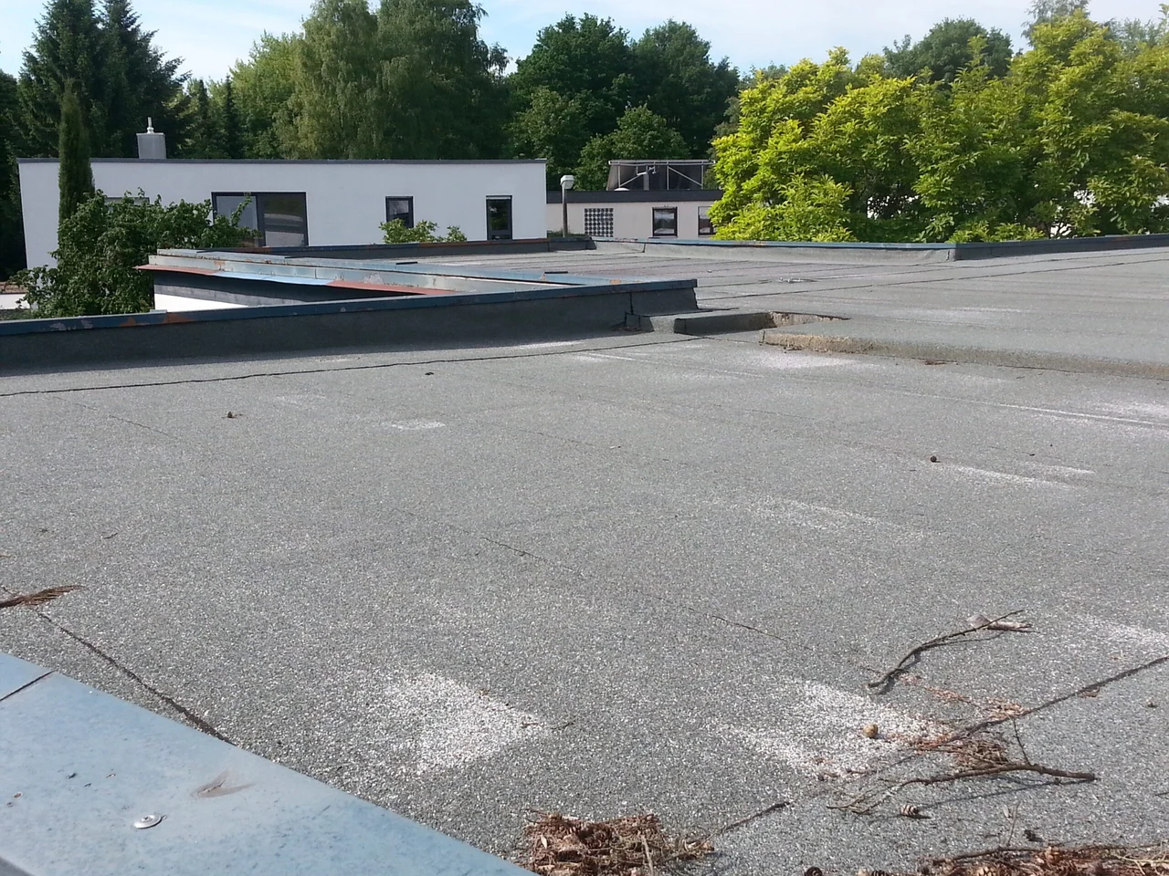 Flachdach als Beispiel für Dachwartung
